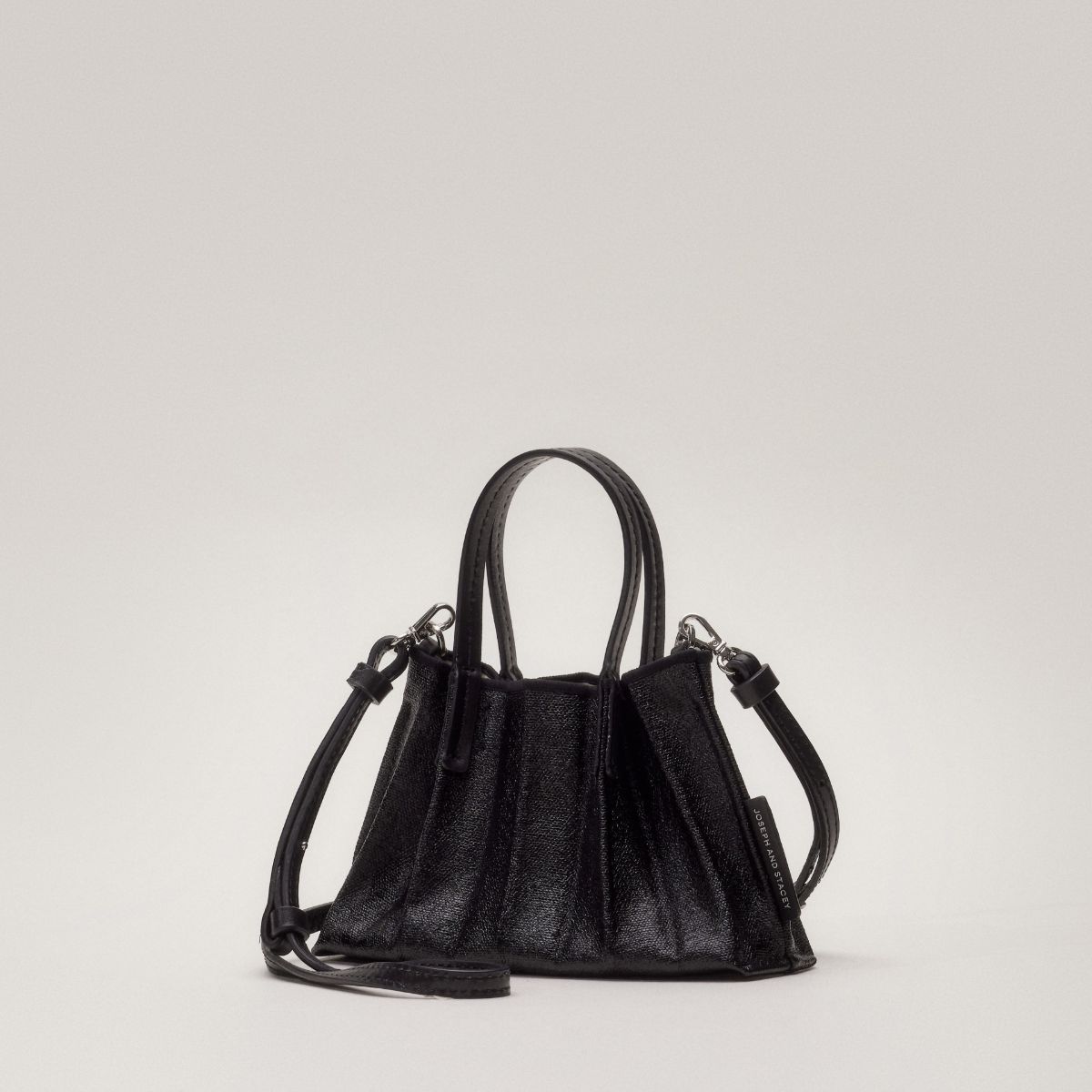 ラッキープリーツキャンバスコーテッドベビーバッグ マットブラック