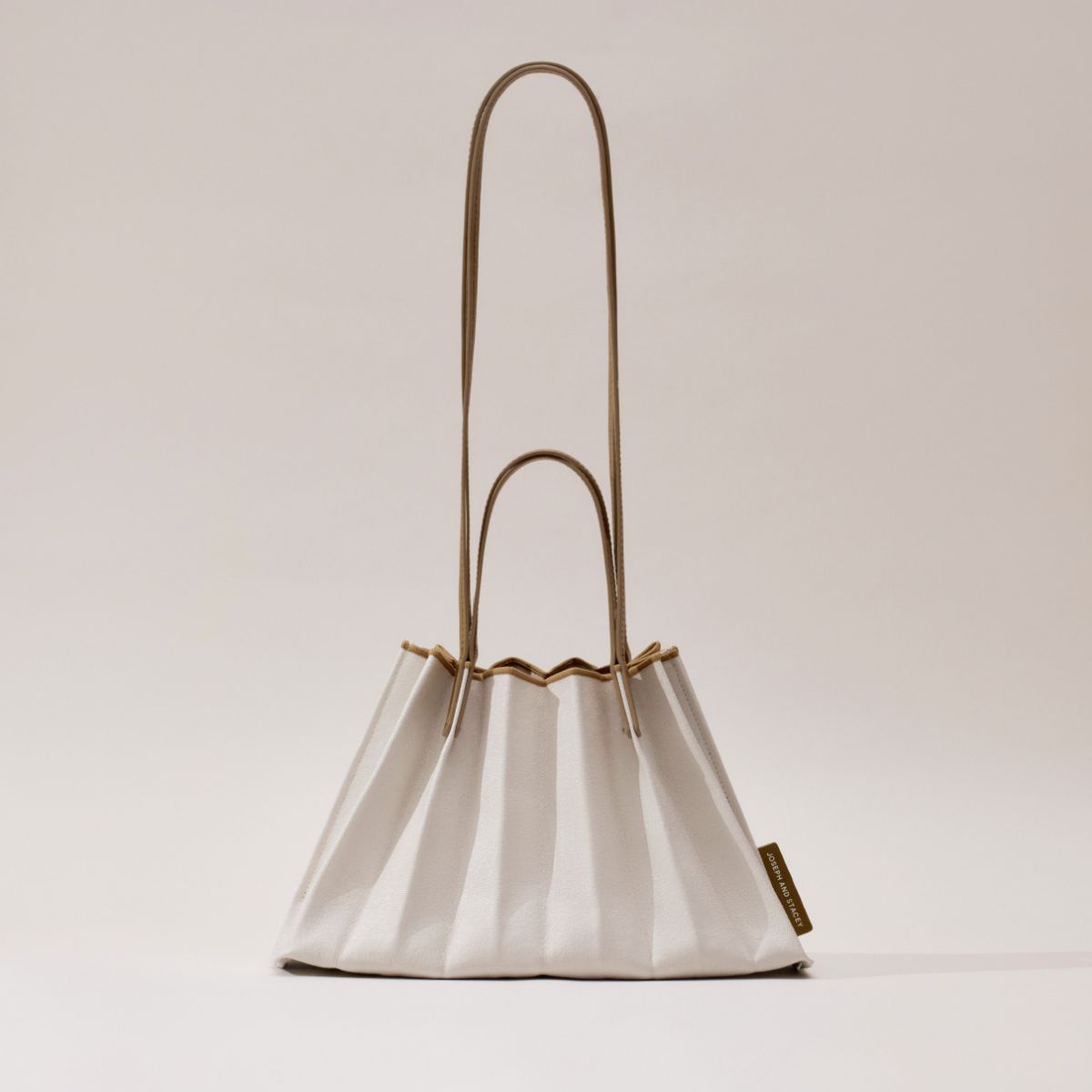 ラッキープリーツキャンバスコーテッド(S) ピーカンブラウン