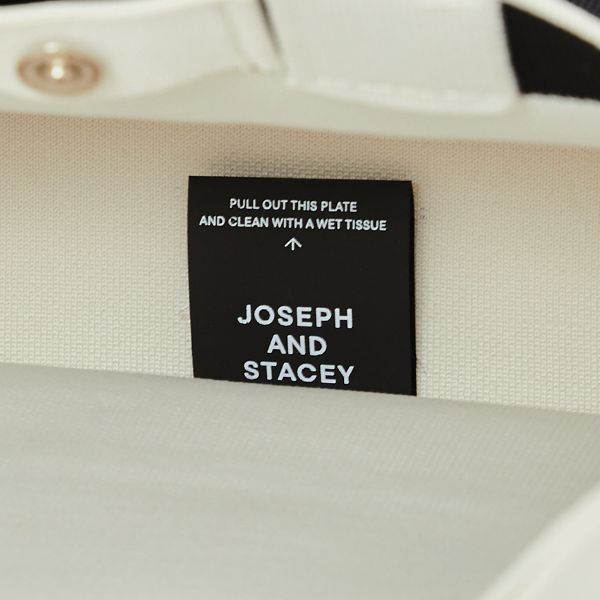 ラッキープリーツニットラティスニットトートバッグ(M) フレームホワイトオンブラック