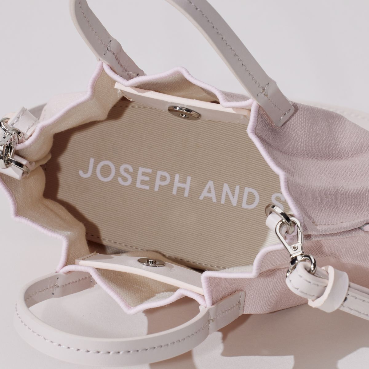 ラッキープリーツキャンバスコーテッドベビーバッグ ペイルピンク