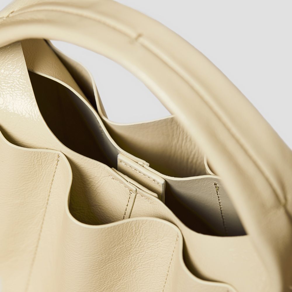 ラッフルトートバッグ タピオカ