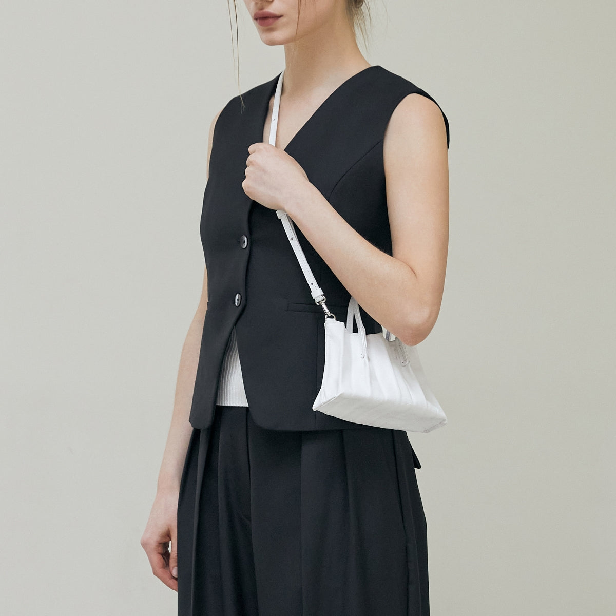 ラッキープリーツキャンバスコーテッドベビーバッグ ホワイト