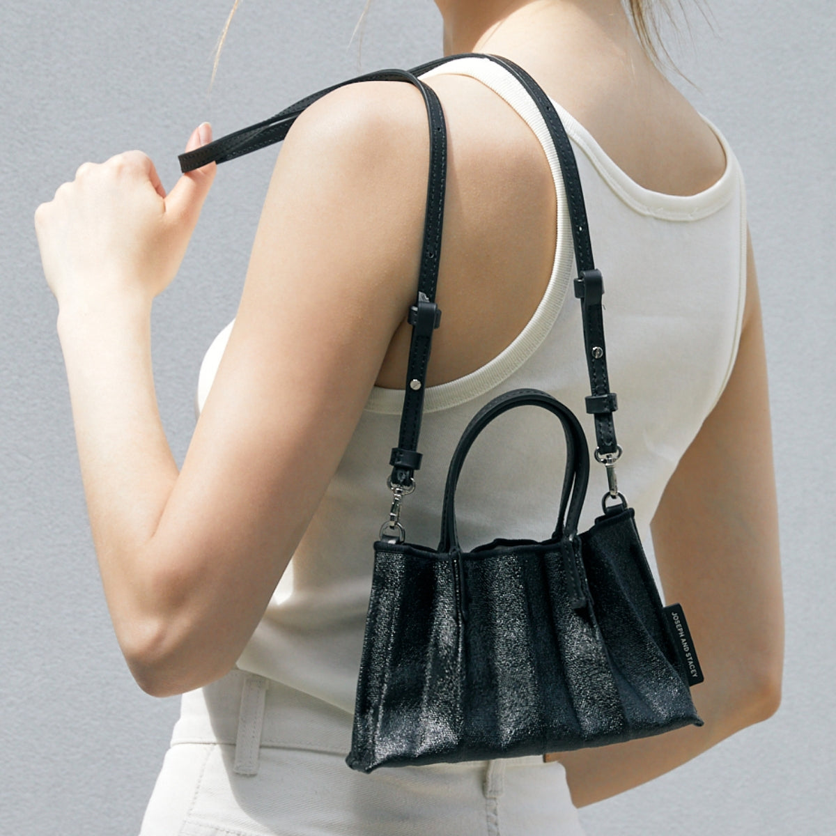 ラッキープリーツキャンバスコーテッドベビーバッグ マットブラック