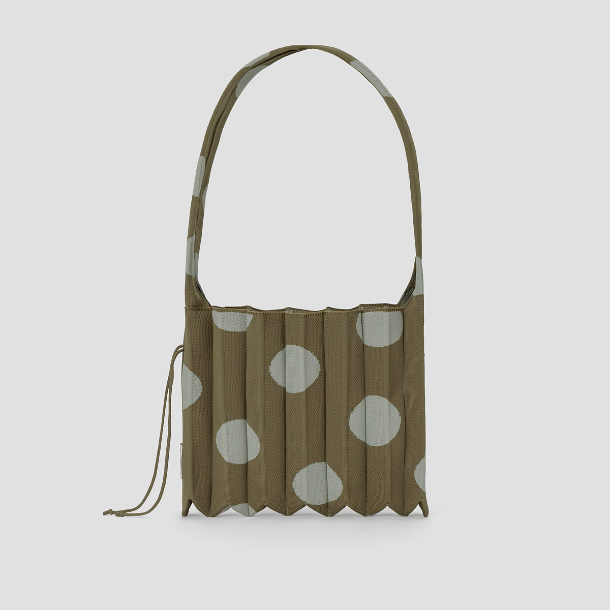 ラッキープリーツニット クロスボディ M ドット カーキオリーブ