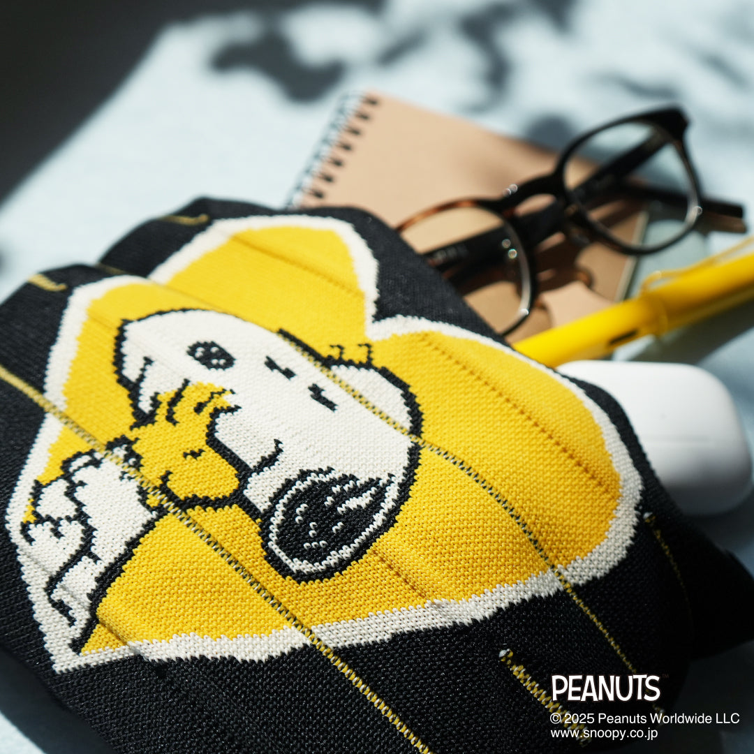 ラッキープリーツニットクラッチ ハグ ブラック