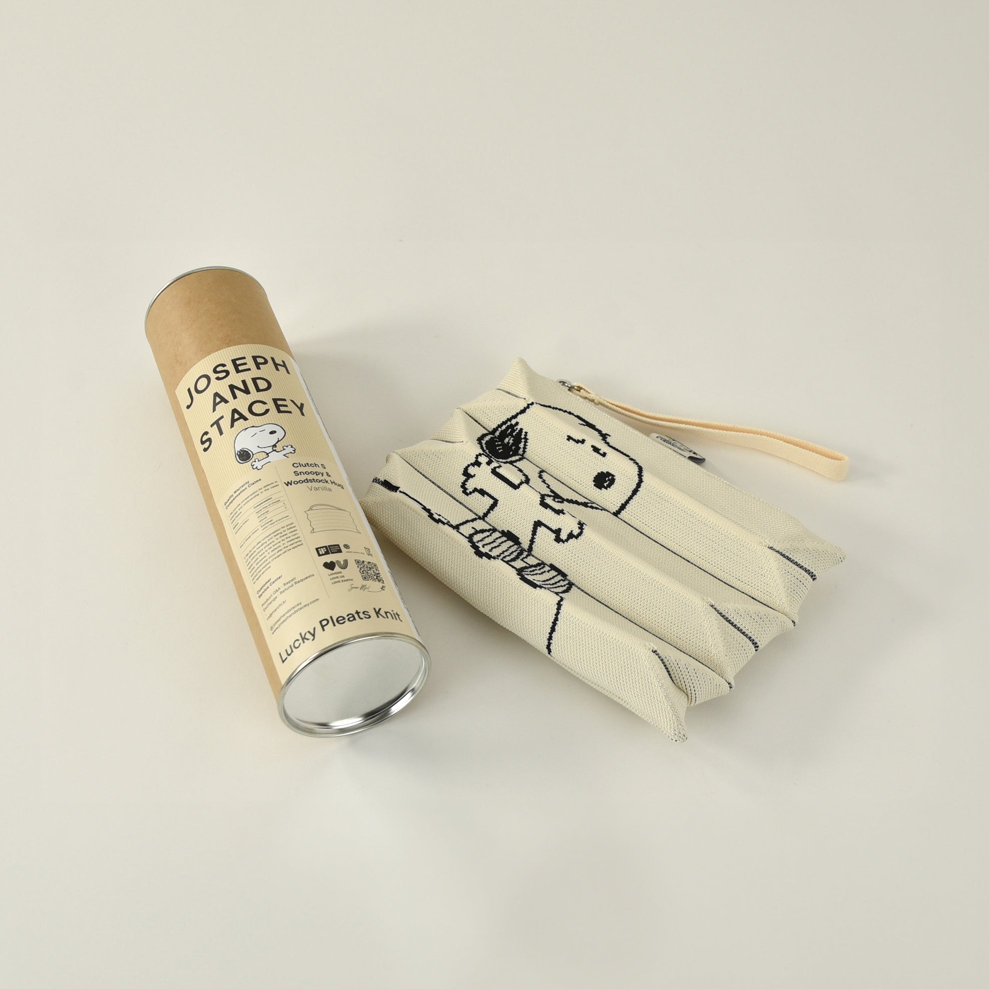 ラッキープリーツニットクラッチ スヌーピー&ウッドストック クリーム