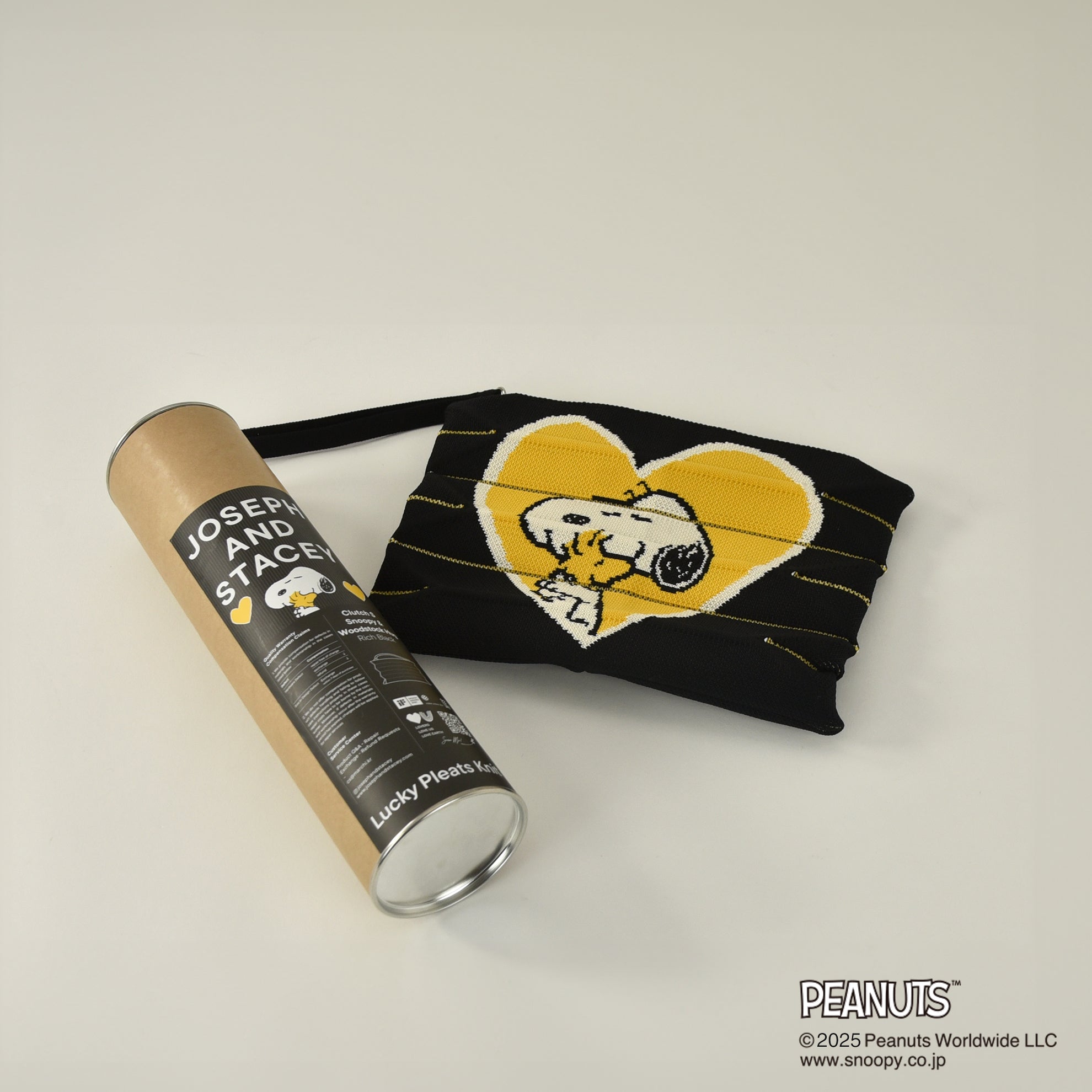 ラッキープリーツニットクラッチ ハグ ブラック