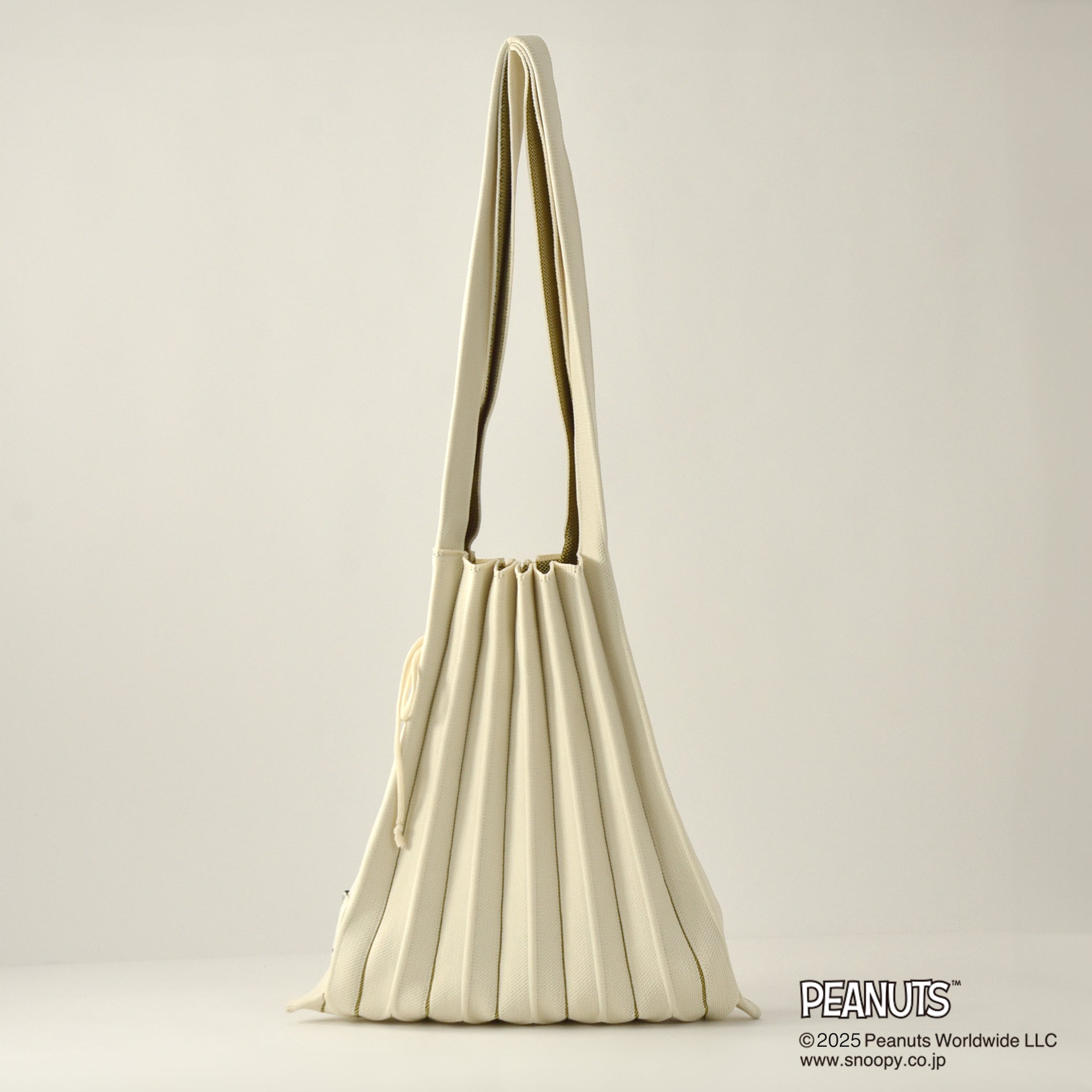 ラッキープリーツニット(M) ハグ クリーム