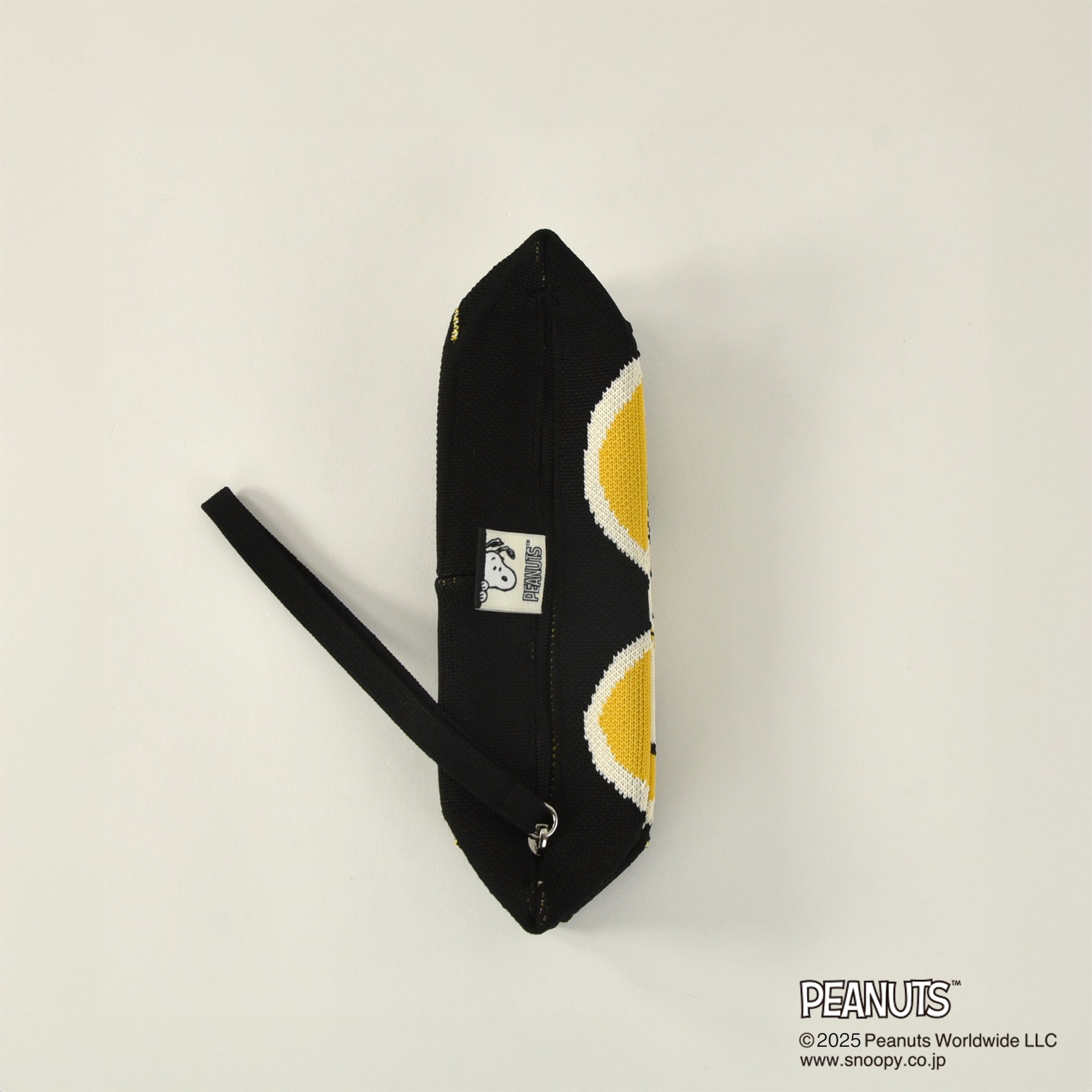 ラッキープリーツニットクラッチ ハグ ブラック