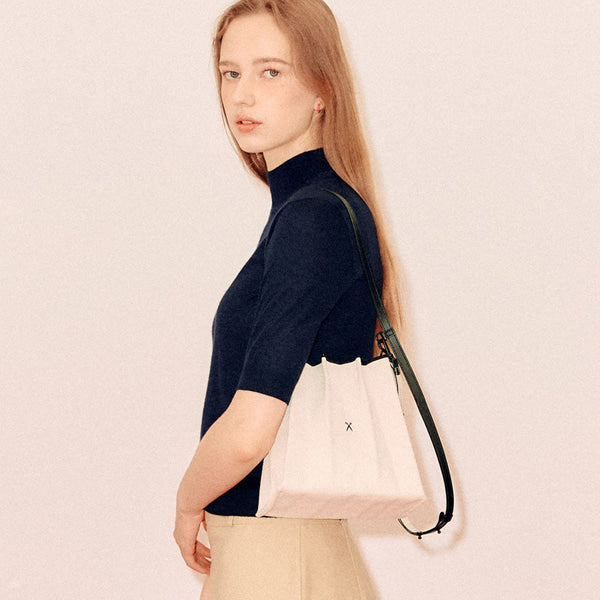 ラッキープリーツキャンバス クロスミニ アイボリークリーム