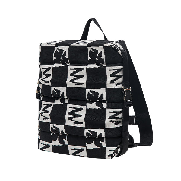 ラッキープリーツニット バックパック フューチャーフラワー (M) ブラックホワイト