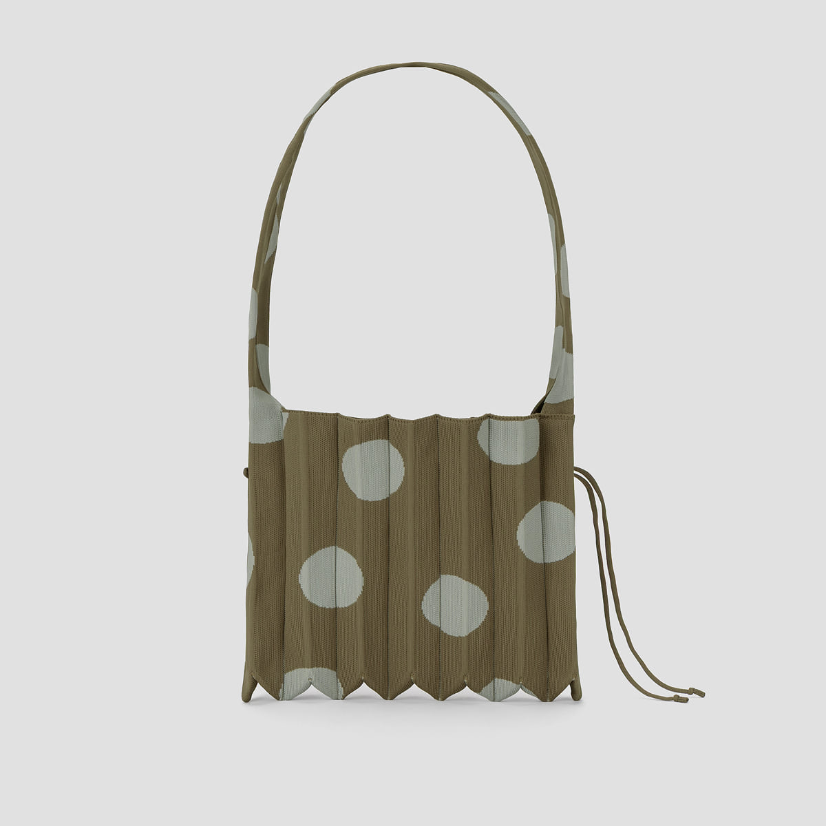 ラッキープリーツニット クロスボディ M ドット カーキオリーブ