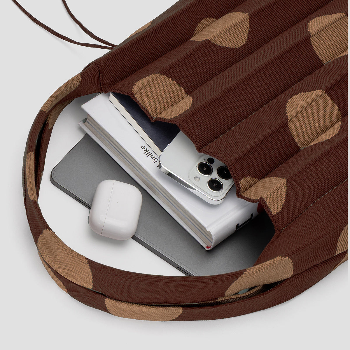 ラッキープリーツニット L ドット　エスプレッソ