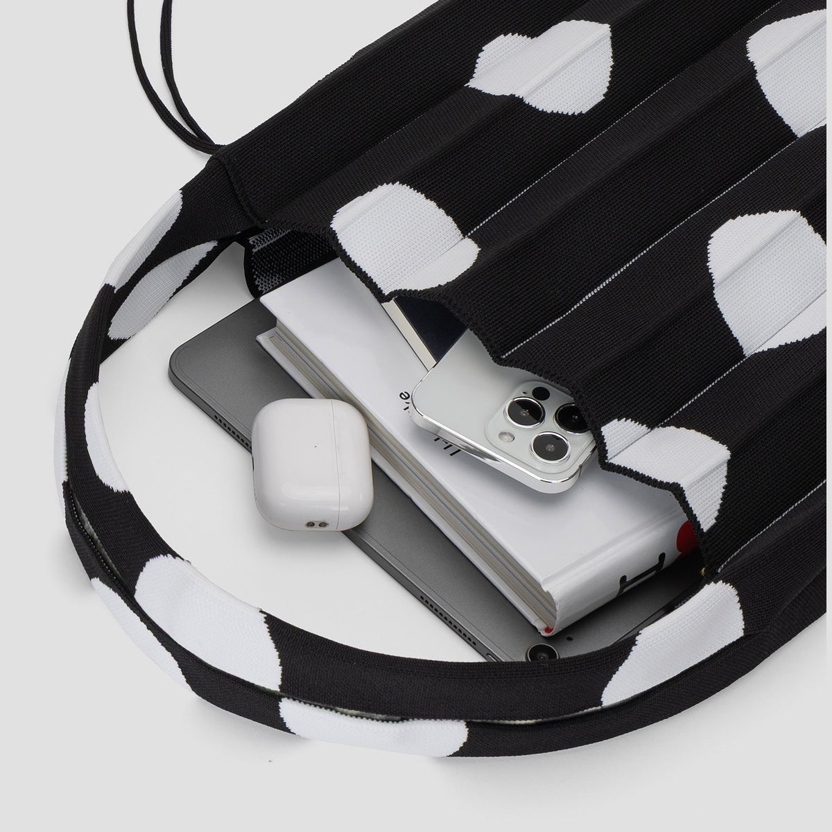 ラッキープリーツニット L ドット リッチブラック